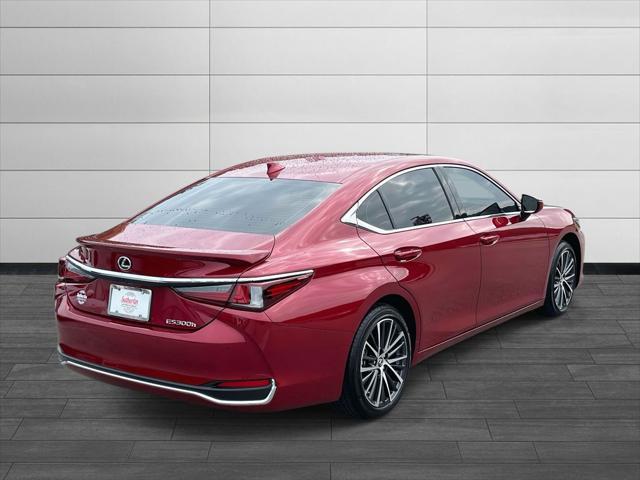 used 2025 Lexus ES 300h car, priced at $46,700