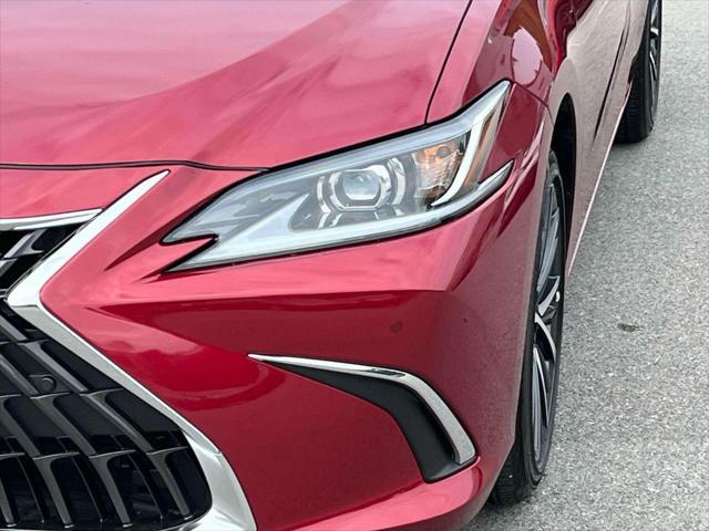used 2025 Lexus ES 300h car, priced at $46,700