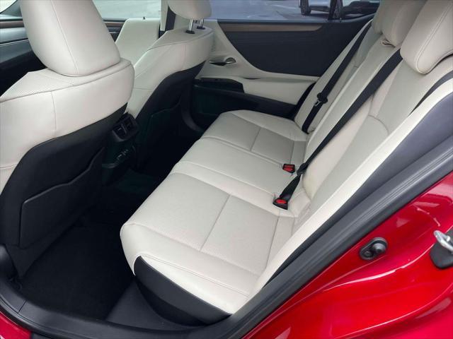 used 2025 Lexus ES 300h car, priced at $46,700