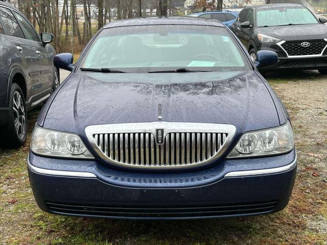 used 2009 Lincoln Town Car car, priced at $8,500