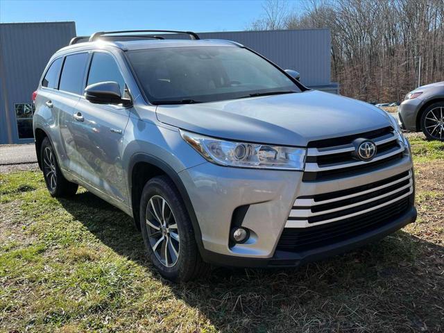 used 2017 Toyota Highlander Hybrid car, priced at $22,800