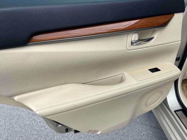 used 2015 Lexus ES 300h car, priced at $16,400