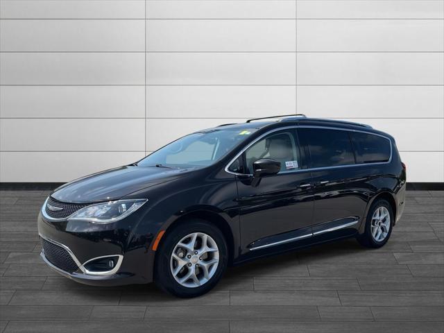 used 2017 Chrysler Pacifica car, priced at $13,000