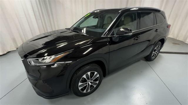 used 2021 Toyota Highlander car, priced at $36,421