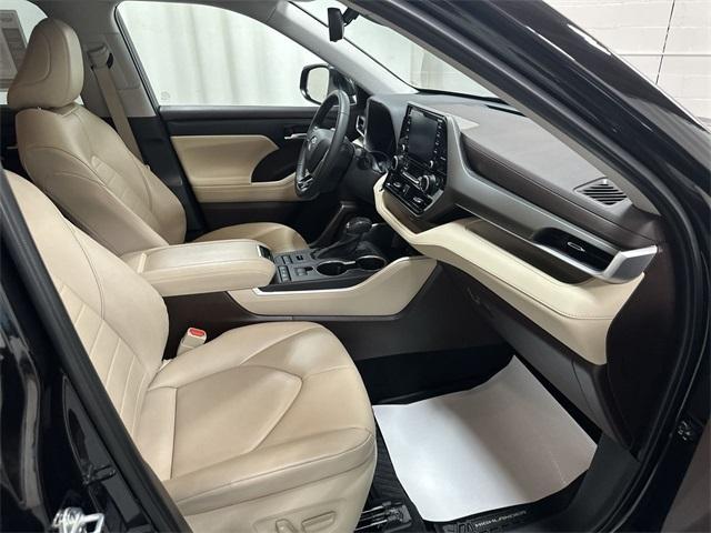 used 2021 Toyota Highlander car, priced at $36,421