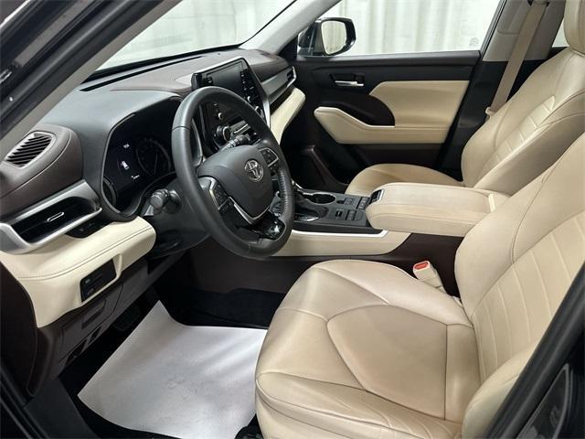 used 2021 Toyota Highlander car, priced at $36,421