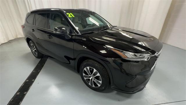 used 2021 Toyota Highlander car, priced at $36,421