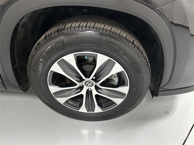 used 2021 Toyota Highlander car, priced at $36,421