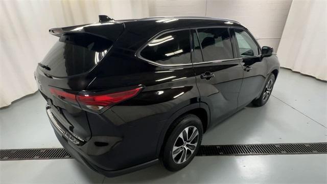 used 2021 Toyota Highlander car, priced at $36,421