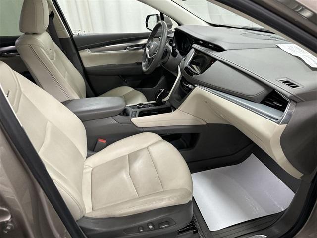 used 2022 Cadillac XT5 car, priced at $31,555