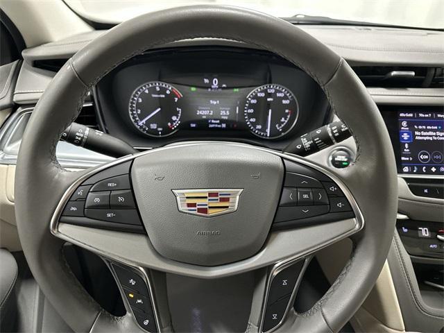 used 2022 Cadillac XT5 car, priced at $31,555