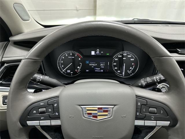 used 2024 Cadillac XT6 car, priced at $43,980