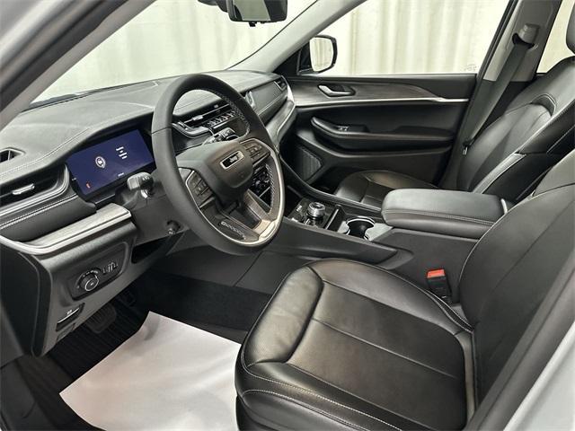 used 2024 Jeep Grand Cherokee car, priced at $40,777