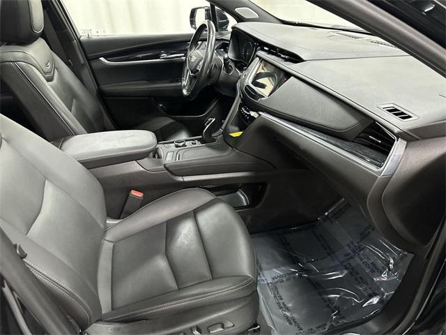 used 2022 Cadillac XT5 car, priced at $31,611