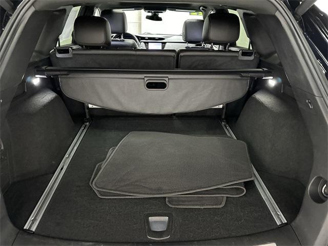 used 2022 Cadillac XT5 car, priced at $30,544