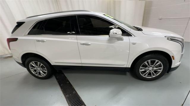 used 2022 Cadillac XT5 car, priced at $28,888