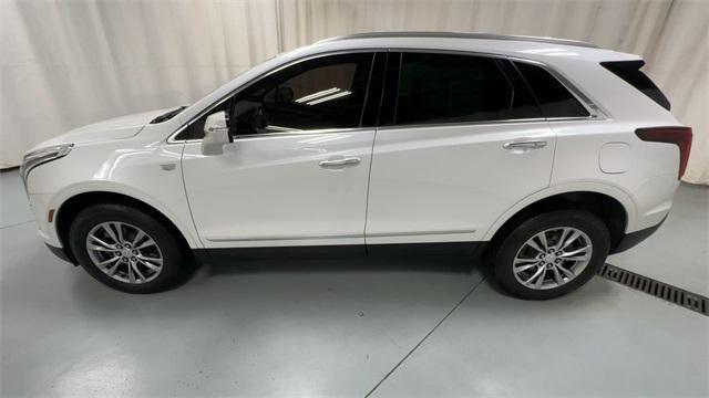 used 2022 Cadillac XT5 car, priced at $28,888