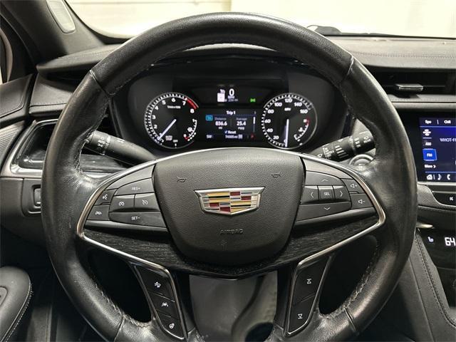 used 2022 Cadillac XT5 car, priced at $28,888