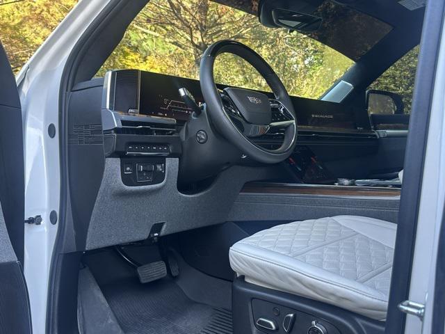 used 2025 Cadillac Escalade car, priced at $119,989