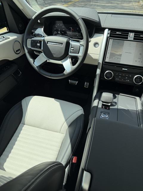new 2025 Land Rover Discovery car, priced at $73,753