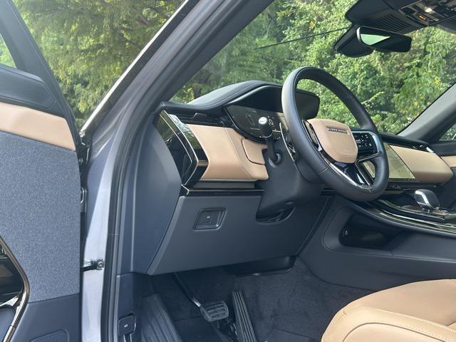 new 2025 Land Rover Range Rover Sport car, priced at $91,315