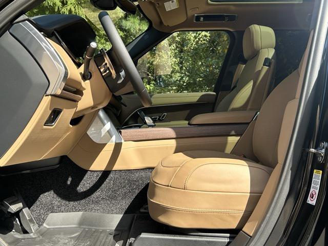 new 2025 Land Rover Range Rover car, priced at $134,575