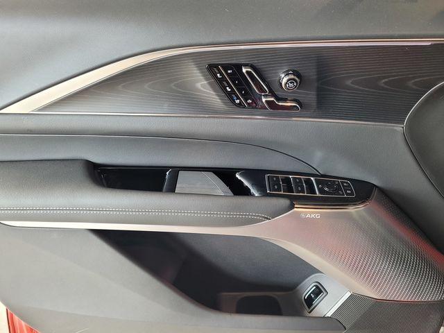 new 2026 Cadillac LYRIQ car