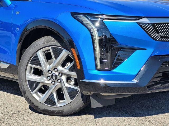new 2025 Cadillac OPTIQ car, priced at $56,215