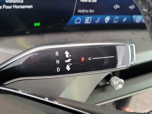 new 2026 Cadillac VISTIQ car