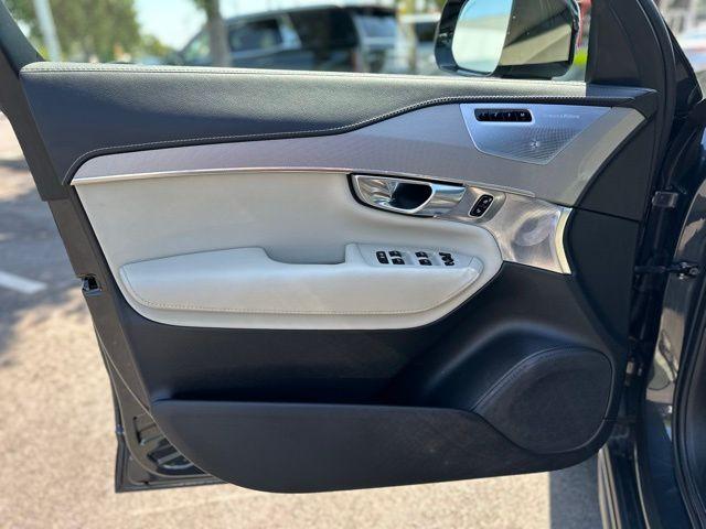 used 2022 Volvo XC90 Recharge Plug-In Hybrid car, priced at $46,500