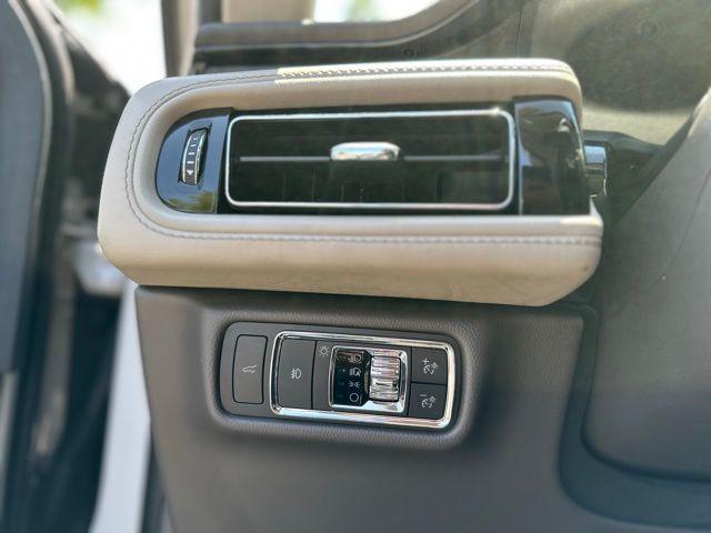 used 2020 Lincoln Aviator car, priced at $31,999