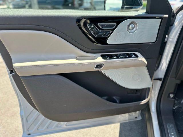 used 2020 Lincoln Aviator car, priced at $31,999