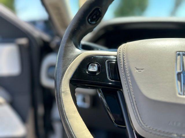 used 2020 Lincoln Aviator car, priced at $31,999