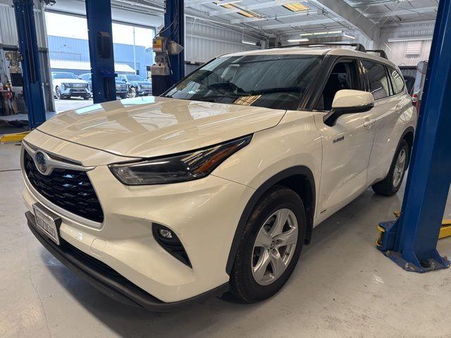 used 2021 Toyota Highlander Hybrid car, priced at $27,499