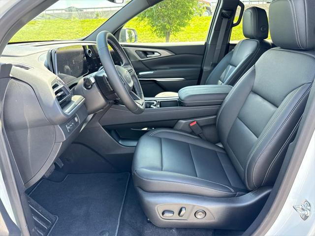 new 2025 Chevrolet Traverse car, priced at $45,703