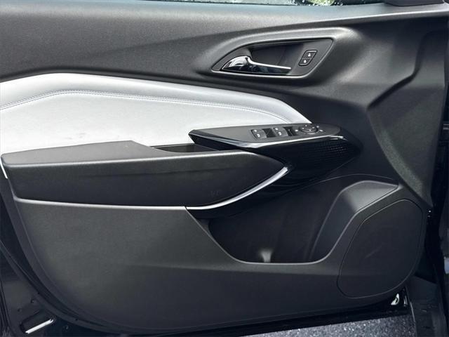 new 2025 Chevrolet Trax car, priced at $26,945