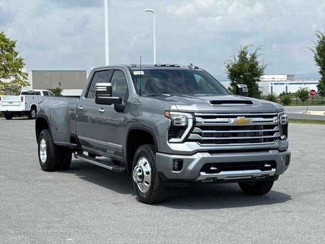 new 2025 Chevrolet Silverado 3500 car, priced at $90,915