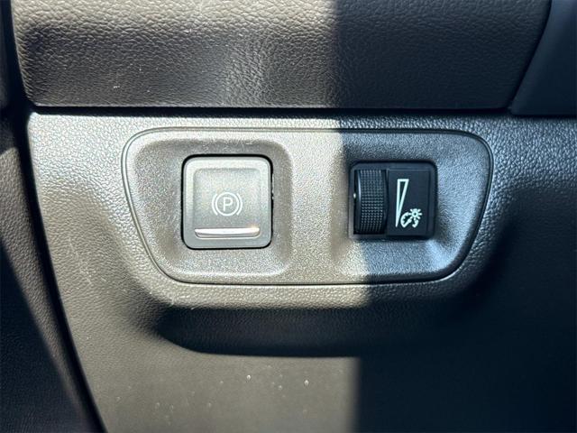 used 2023 GMC Acadia car, priced at $30,848