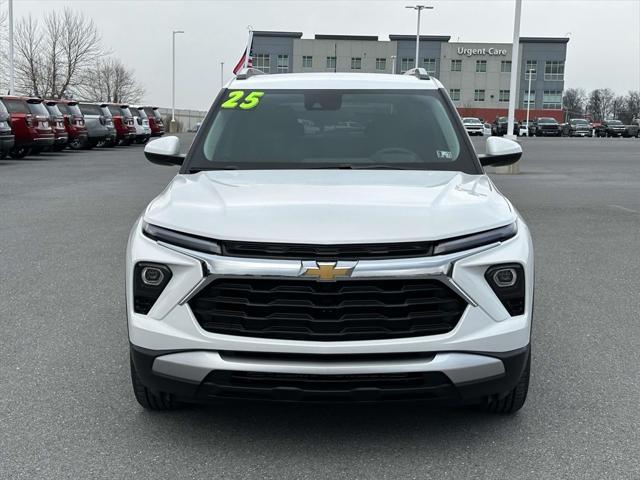 new 2025 Chevrolet TrailBlazer car, priced at $27,175