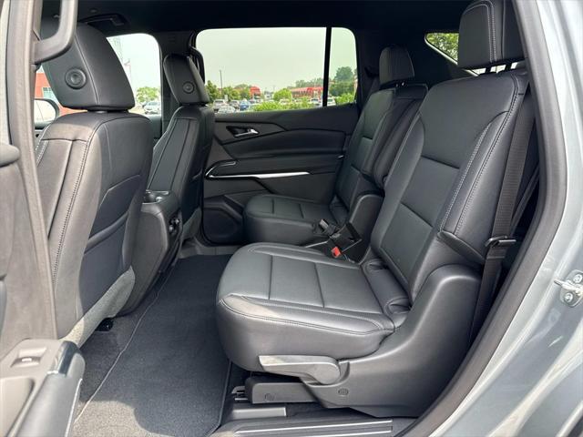 new 2025 Chevrolet Traverse car, priced at $43,195
