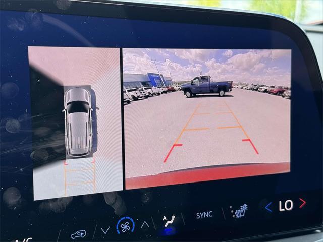 new 2025 Chevrolet Traverse car