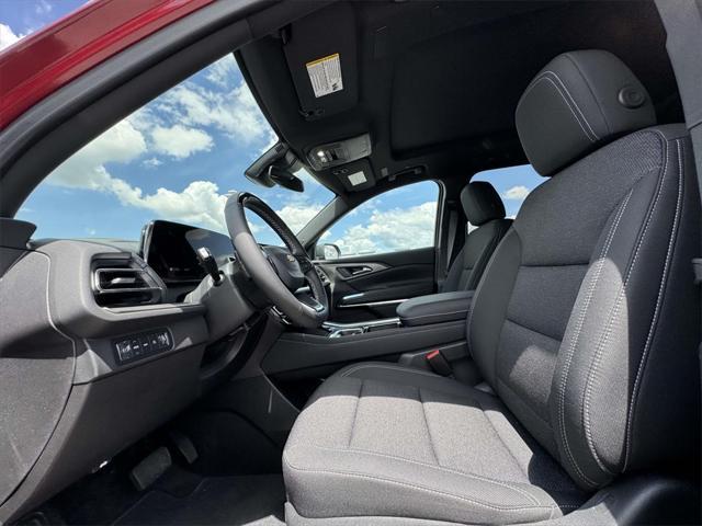 new 2025 Chevrolet Traverse car
