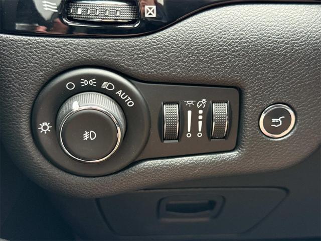 used 2020 Jeep Cherokee car, priced at $17,274