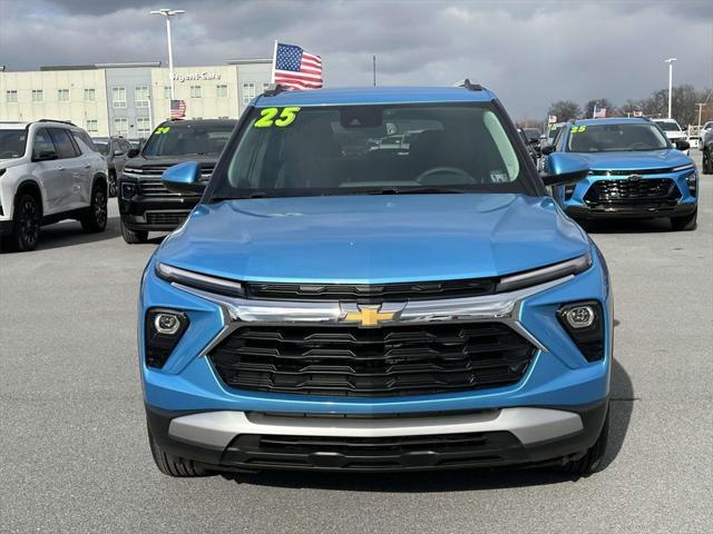 new 2025 Chevrolet TrailBlazer car, priced at $28,400