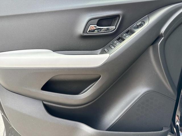 used 2022 Chevrolet Trax car, priced at $18,757