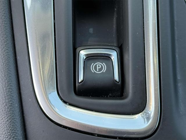 used 2022 Chevrolet Equinox car, priced at $23,153