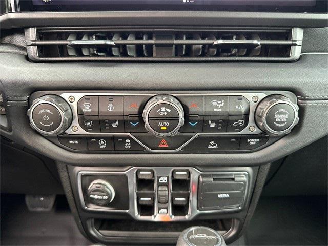 new 2025 Jeep Gladiator car, priced at $48,855