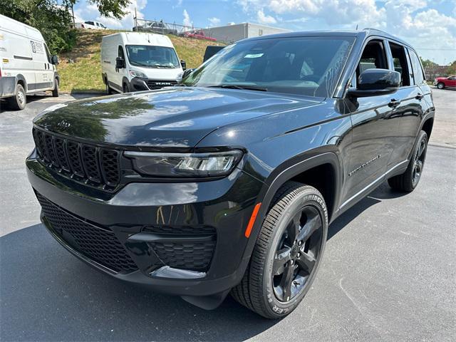 new 2024 Jeep Grand Cherokee car, priced at $48,675