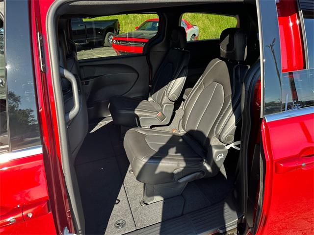 new 2025 Chrysler Pacifica car, priced at $49,110
