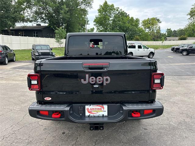 new 2025 Jeep Gladiator car, priced at $60,040